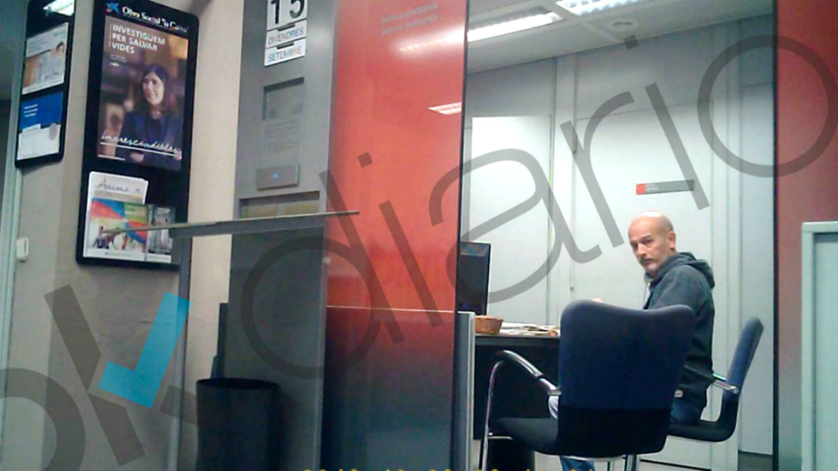 Pere Pujol el pasado viernes, en la sucursal de Caixa Bank situada en la avenida general Mitre de Barcelona.