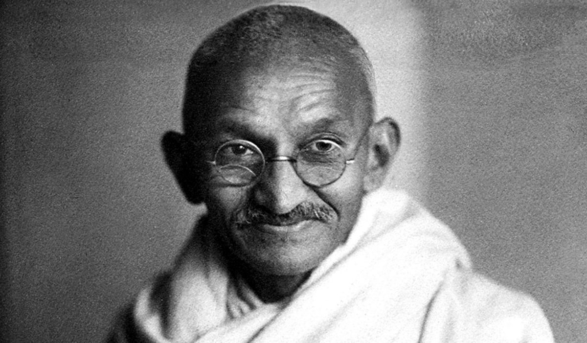Mahatma Ghandi fue el dirigente más destacado del Movimiento de independencia indio contra el Raj británico.
