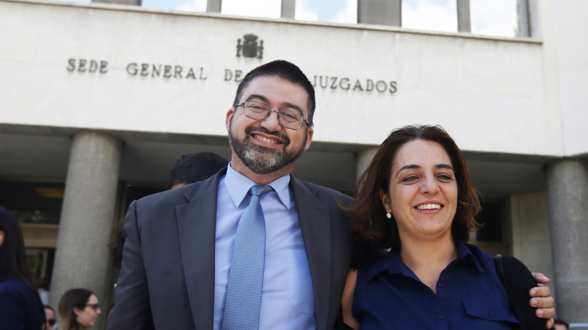 Carlos Sánchez Mato y Celia Mayer en los juzgados de Plaza de Castilla. (Foto: EFE)