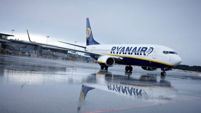 Ryanair-avión-transporte aéreo