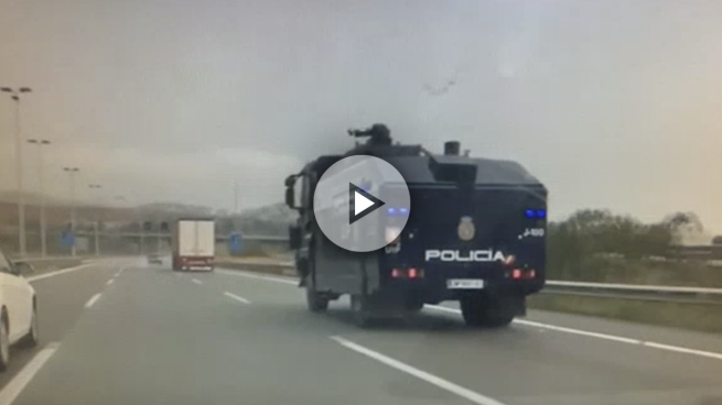 La Policía desplaza a Barcelona su camión ‘lanza agua’ de cara al 1-O