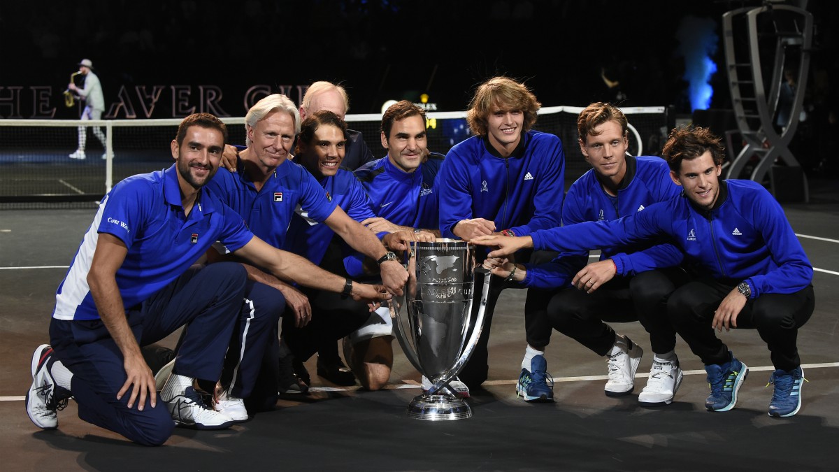 Los miembros del combinado europeo, con el trofeo de la Laver Cup. (AFP)