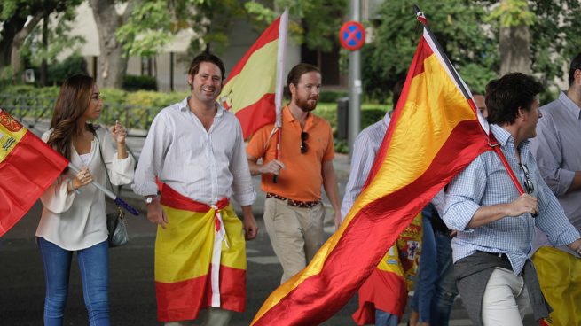 Banderas españolas en Madrid. Foto: FRANCISCO TOLEDO