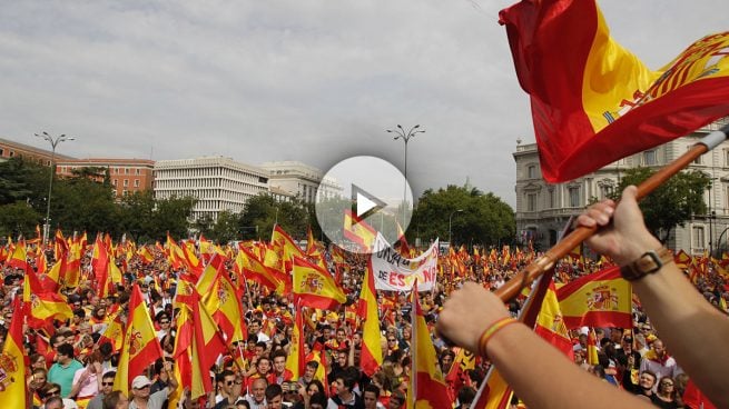 Cientos de miles de personas salen a la calle contra el referéndum ilegal