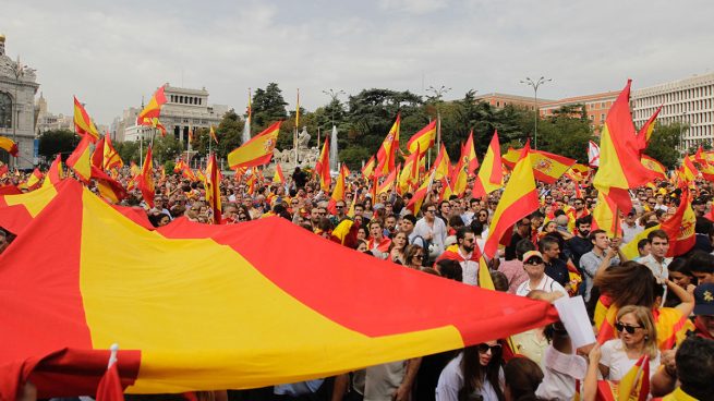 Bandera de España frente al ayuntamiento de Madrid. (Foto: FRANCISCO TOLEDO)