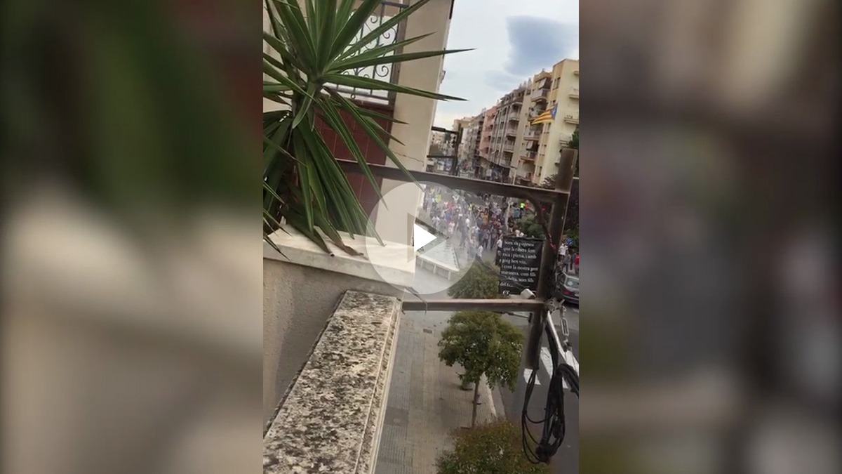 Los independentistas  atacan a la Guardia Civil en Tarragona
