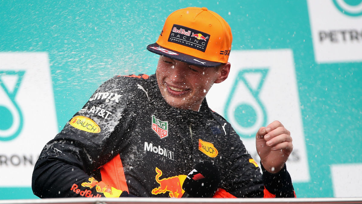 Max Verstappen ha asegurado que Red Bull sería prácticamente imbatible de contar con los mismos caballos en su motor que Ferrari o Mercedes. (Getty)
