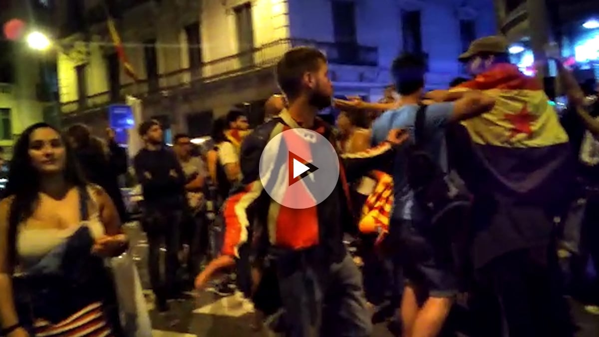 Pintadas, insultos y violencia en la manifestación independentista de Barcelona