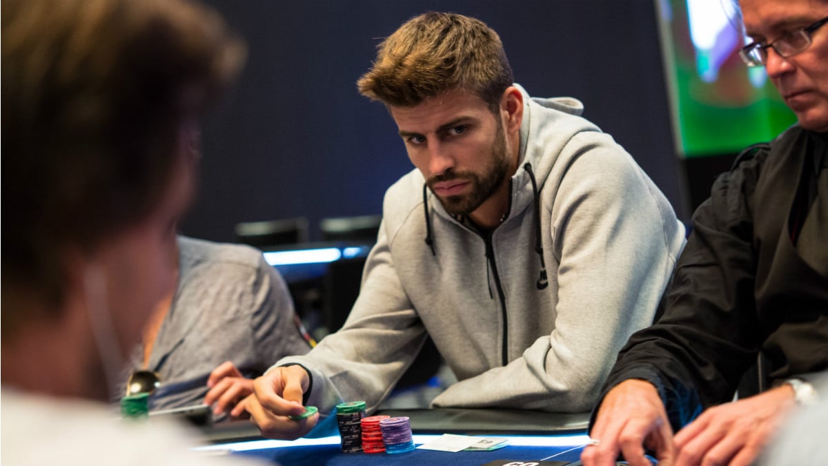 Gerard Piqué, jugando en un torneo de póker.