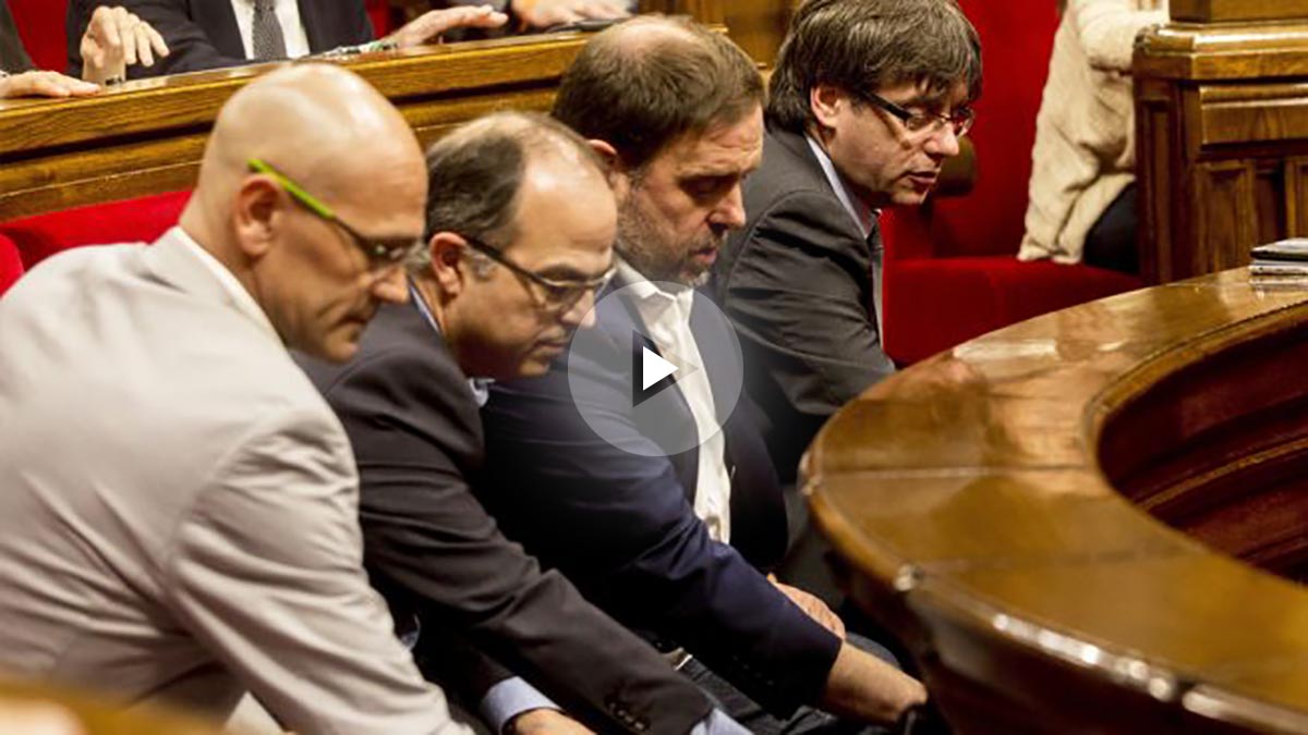 Raül Romeva, Jordi Turull, Oriol Junqueras y Carles Puigdemont. (Foto: EFE)