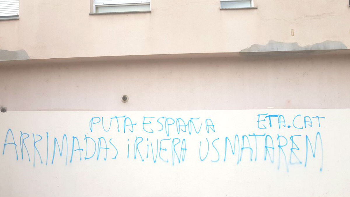 C’s denuncia una amenaza de muerte contra Rivera y Arrimadas en una pintada en Girona: «Os mataremos»