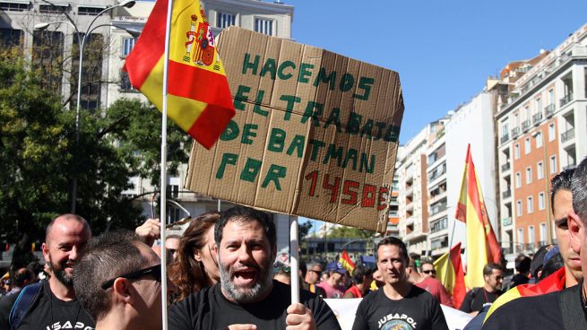 Manifestación de Policías por la equiparación salarial con los Mossos. Foto: E.Falcón