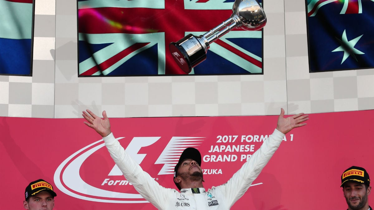 Lewis Hamilton celebra el triunfo en Suzuka. (AFP)