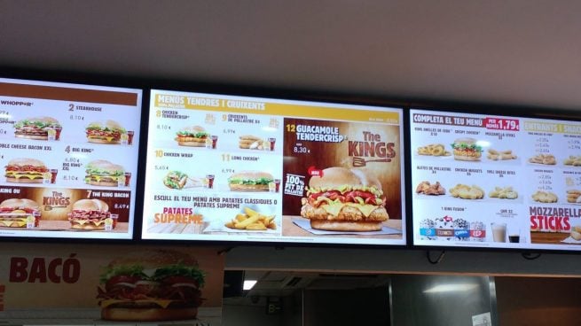 Burger King cede al chantaje independentista: ni rastro del español en sus tiendas de Cataluña