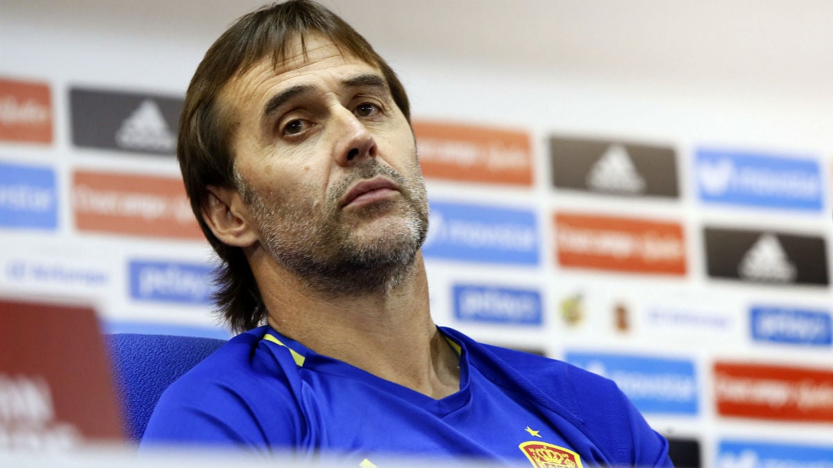 Lopetegui, durante una rueda de prensa con España. (Foto: EFE)