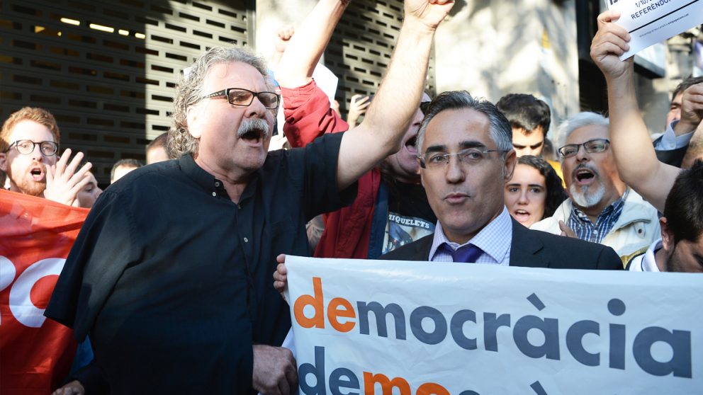 Ramón Tremosa junto a Joan Tardá. (Foto: AFP)