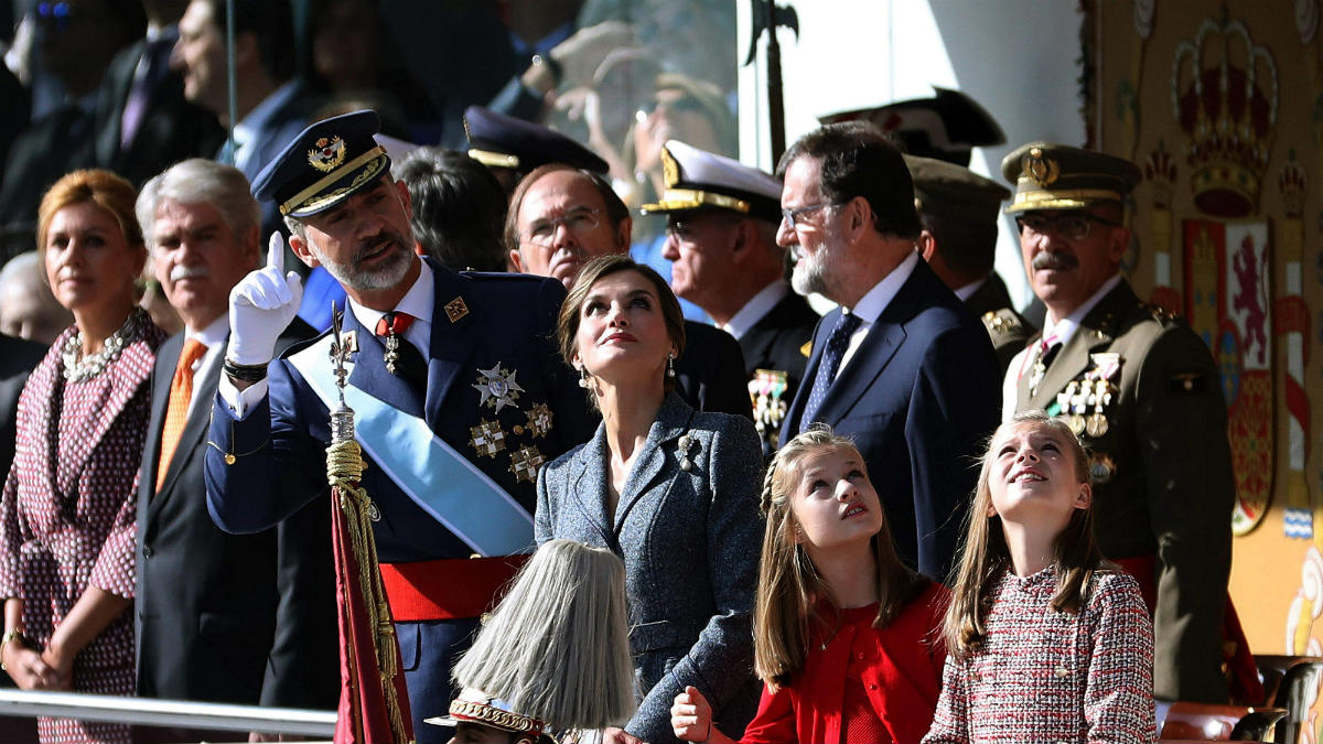 La Familia Real en el desfile militar del 12 de octubre. (EFE)