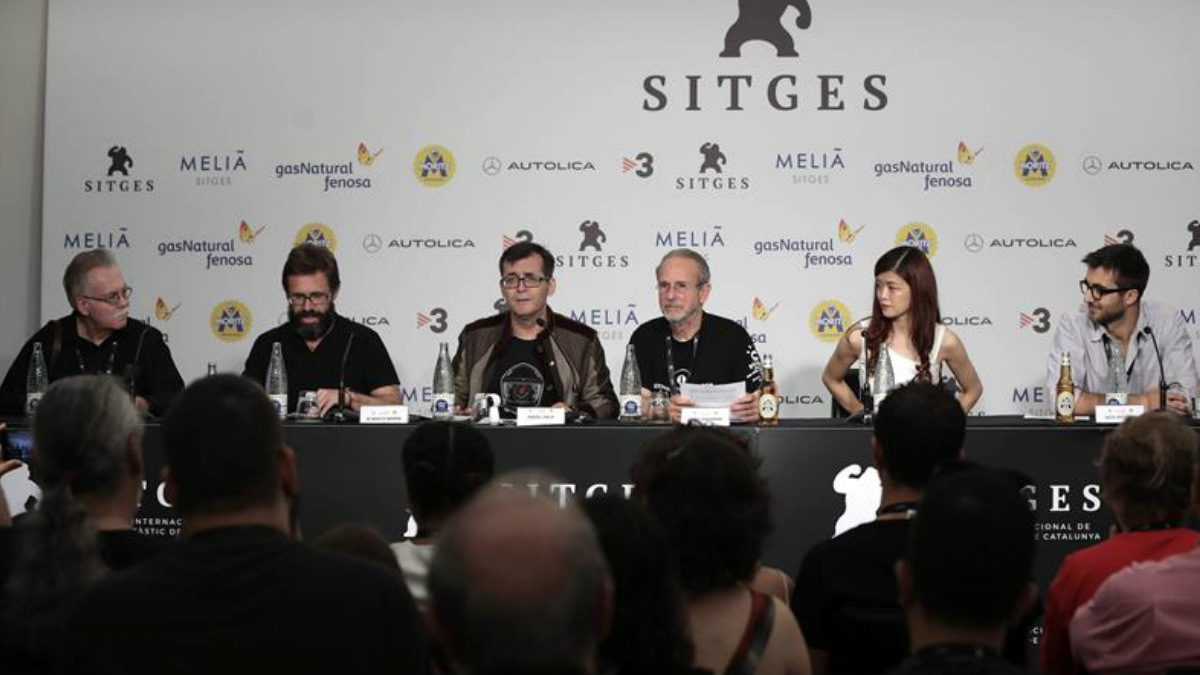 De izda. a dcha. Los miembros del jurado del Festival de Cine Fantástico de Sitges David J. Skal, Alberto Marini, Ángel Sala, Gary Sherman, Kattie Yu y Nick Antosca, durante la rueda de prensa ofrecida hoy sobre el Palmarés de la presente edición. Foto: EFE