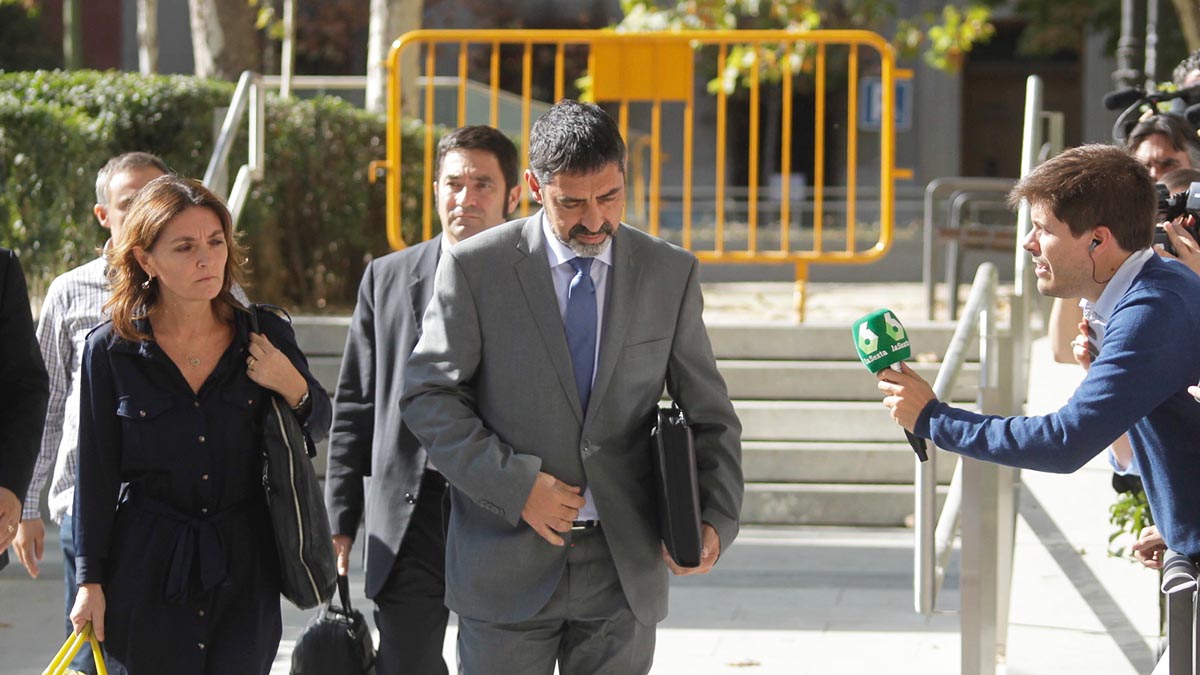 Josep Lluís Trapero a la salida de la Audiencia Nacional. (Foto: Francisco Toledo)
