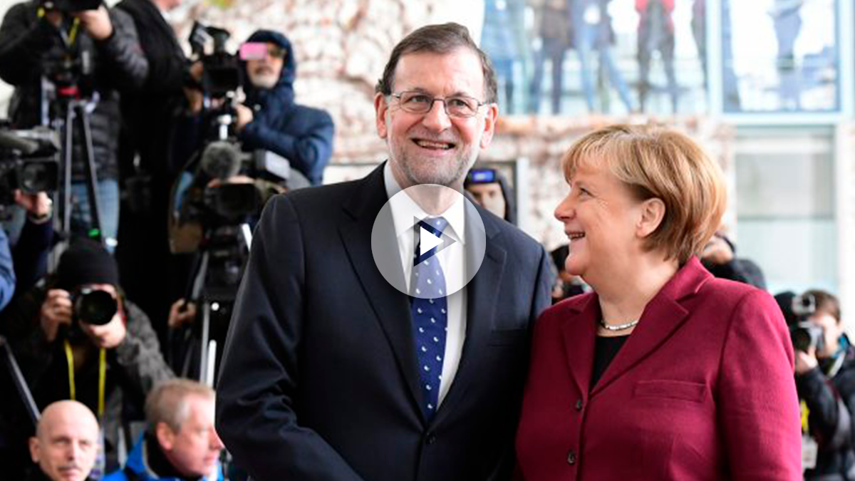 Mariano Rajoy y Angela Merkel. (Foto: AFP)