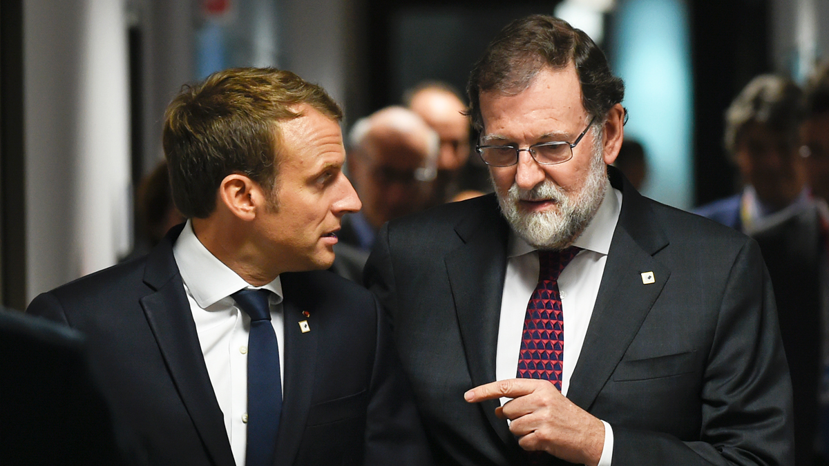 Emmanuel Macron y Mariano Rajoy. (Foto: AFP)
