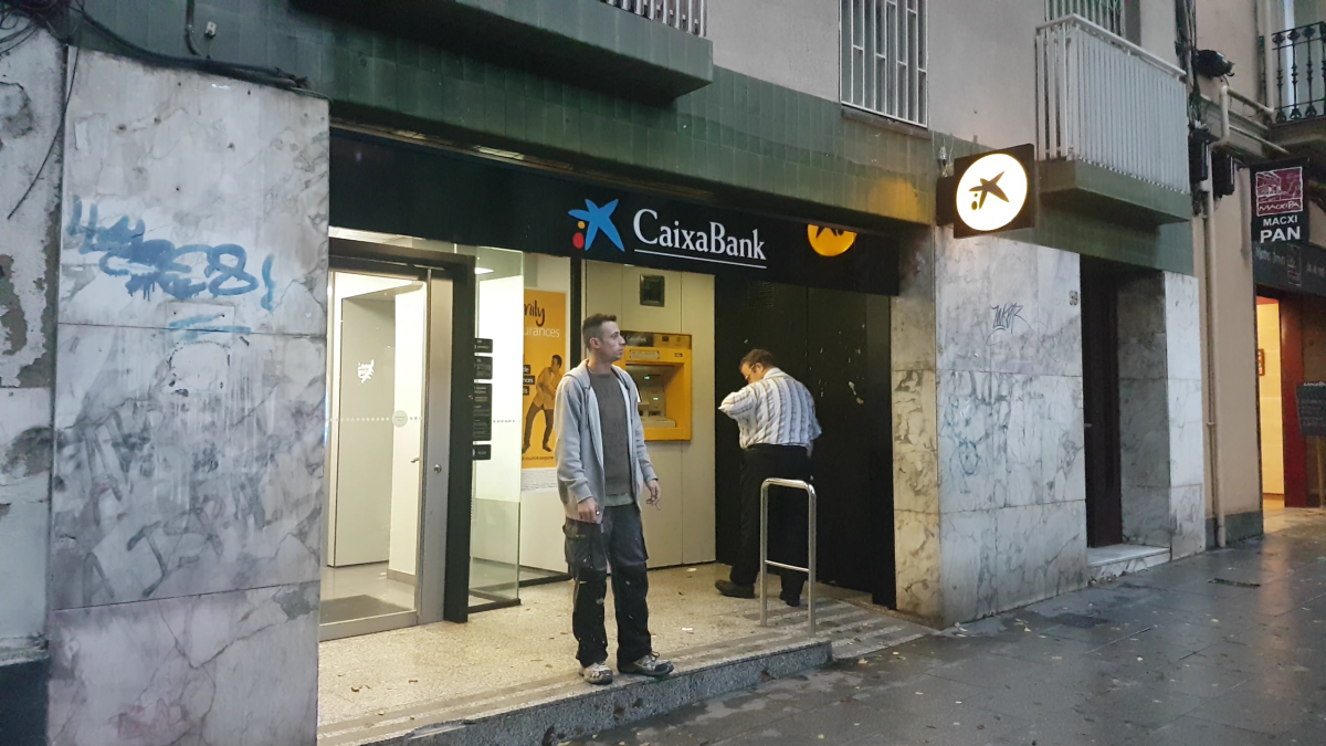 Oficina de Sabadell en Barcelona, este viernes.