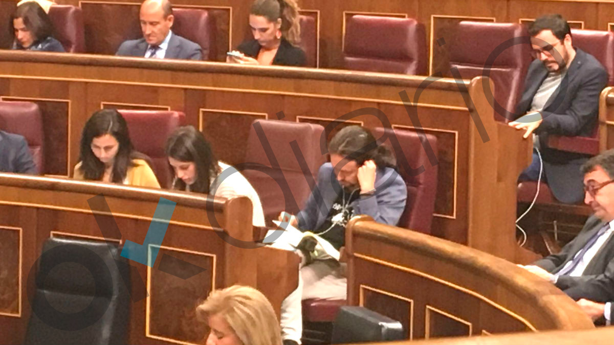 El secretario general de Podemos, Pablo Iglesias, en el Pleno de este miércoles en el Congreso (Foto: OKDIARIO)