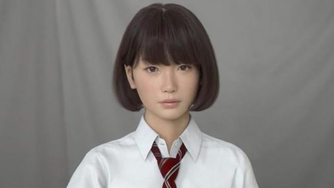 una adolescente de Japon demanda al Gobierno japonés por que su instituto la obliga a teñirse el pelo.