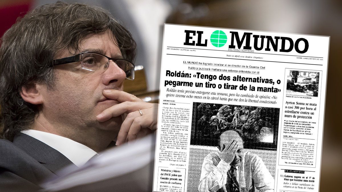 El ex presidente de la Generalitat Carles Puigdemont ante la portada de ‘El Mundo’ con la entrevista exclusiva al huido Luis Roldán en 1994.