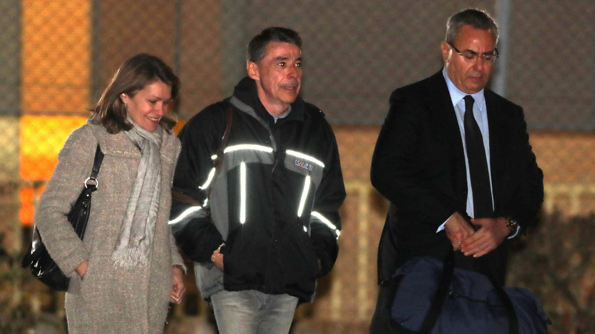 Ignacio González al salir de la cárcel de Soto del Real (Foto: EFE)