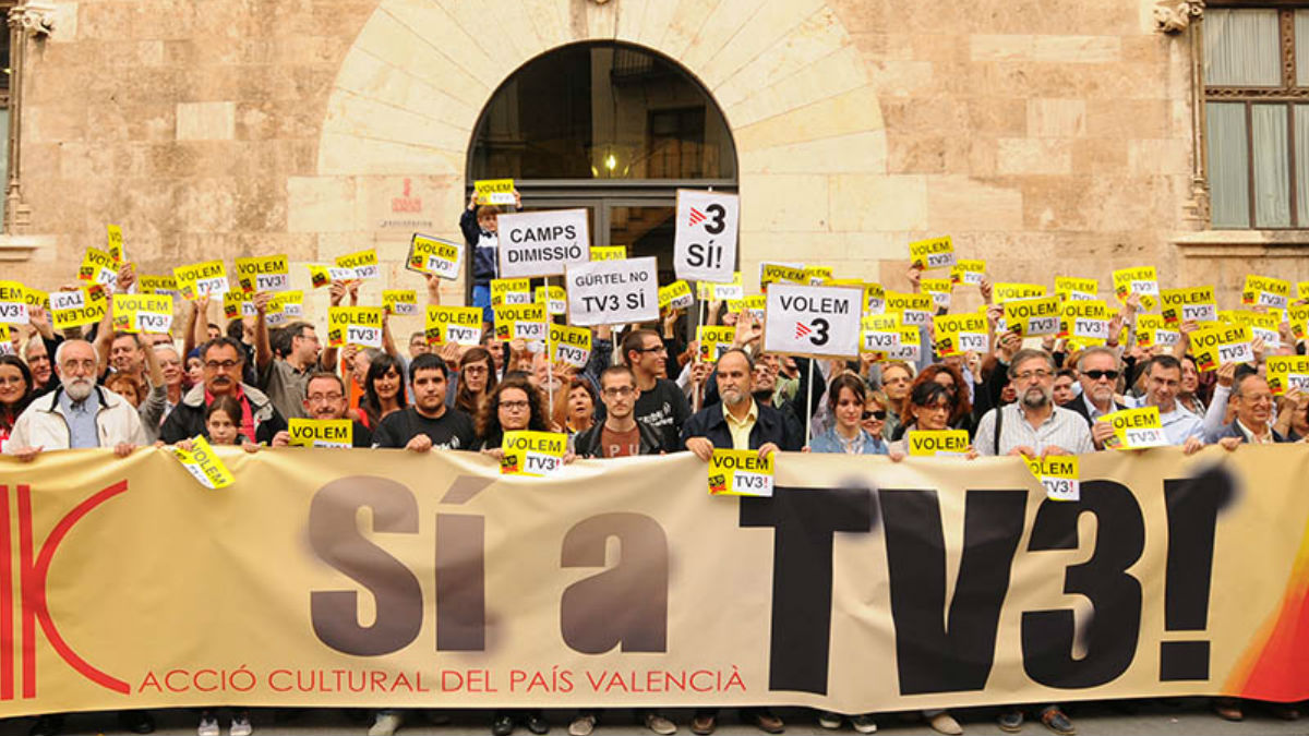 Manifestación de ACPV en favor de TV3