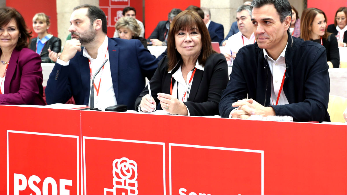 Ábalos, Narbona y Sánchez en el Comité Federal de este sábado (Foto: Efe).