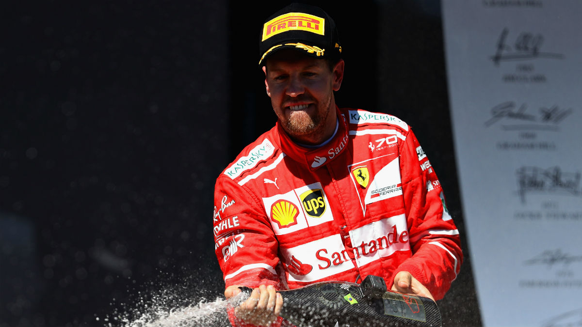 Vettel celebra la victoria en Brasil. (Getty)