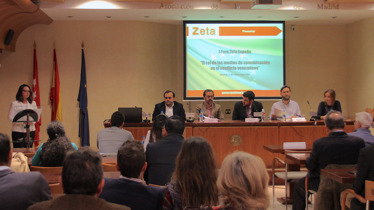 Lorena Arraiz, Manuel Trillo, Alberto D. Prieto, Francisco Poleo, Pedro Jiménez y Marha Blanco, en el I Foro Zeta España, en la APM.