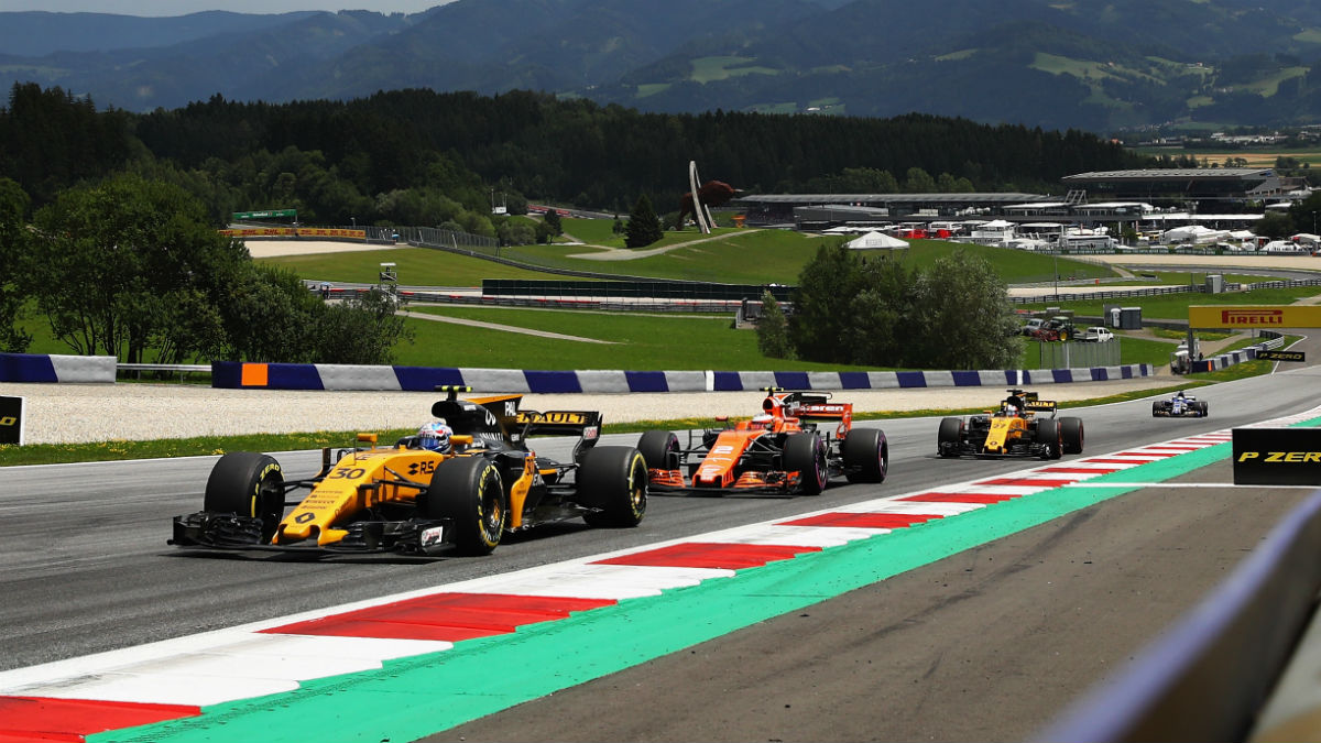Renault ha confirmado que seguirá ofreciendo a Red Bull y McLaren sus motores ‘pata negra’ aunque ambos equipos superen al oficial. (Getty)