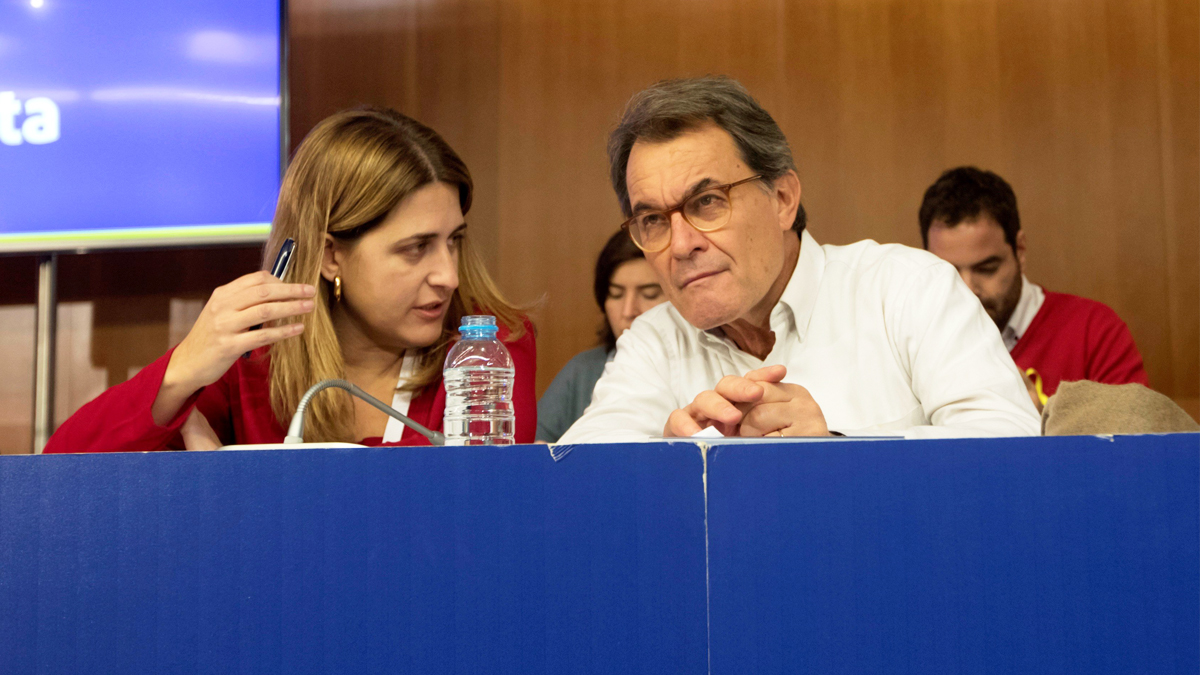 Marta Pascal y Artur Mas. (Foto: EFE)