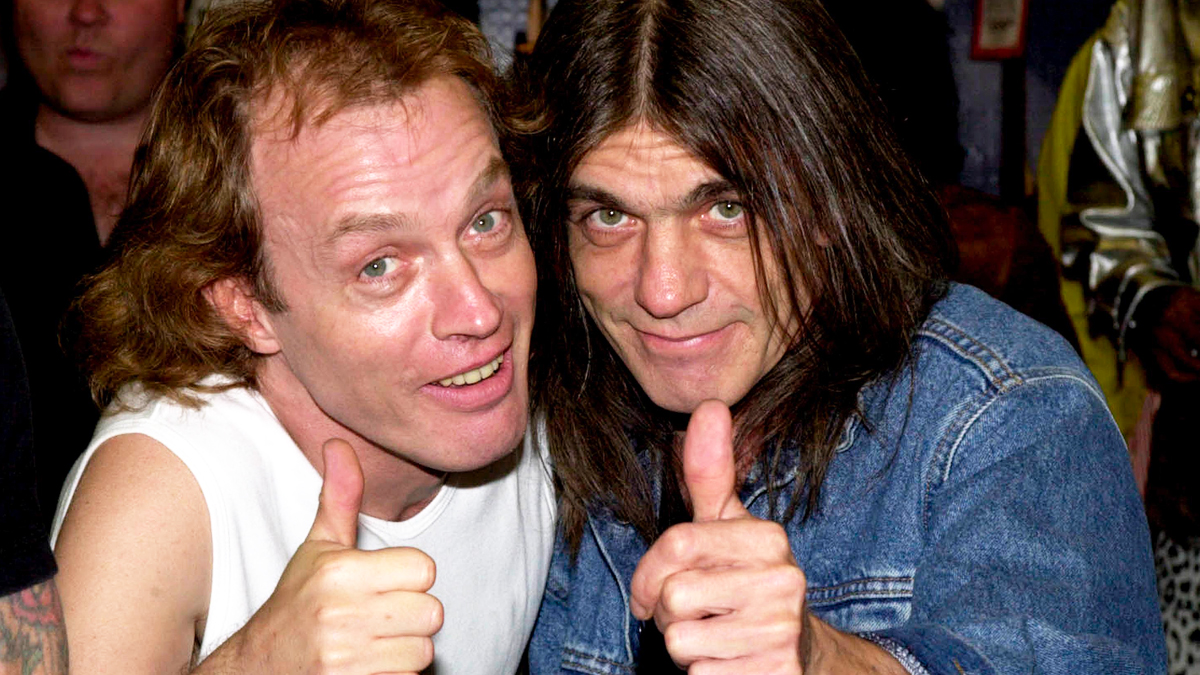 Angus y Malcolm Young. (Foto: Getty)