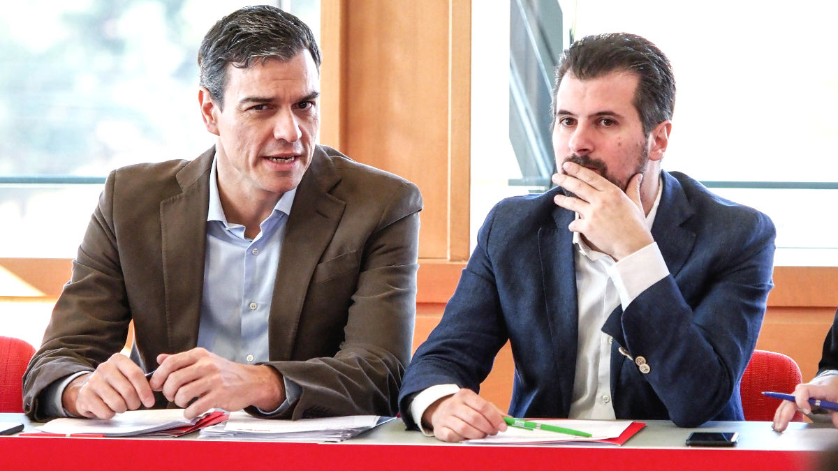 El líder del PSOE, Pedro Sánchez (i), y el secretario general del partido en Castilla y León, Luis Tudanca (Foto: Efe)