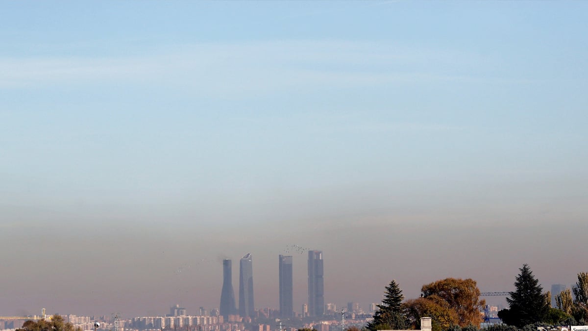 Contaminación en Madrid desde las afueras de la capital. (Foto: EFE)