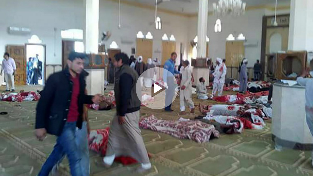 Al menos 305 personas han muerto y 80 han resultado heridas por un ataque con bomba y armas ligeras contra una mezquita en la provincia del norte del Sinaí (Egipto)