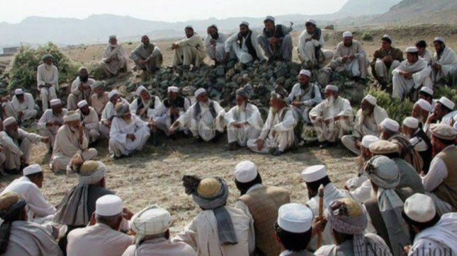 Una 'jirga' es una asamblea popular que, según el islam, rige y decide sobre diferentes aspectos de una sociedad local.