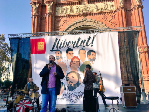 El presidente de la Plataforma per la Llengua, Òscar Escuder, en un reciente acto en apoyo de los 'Jordis'