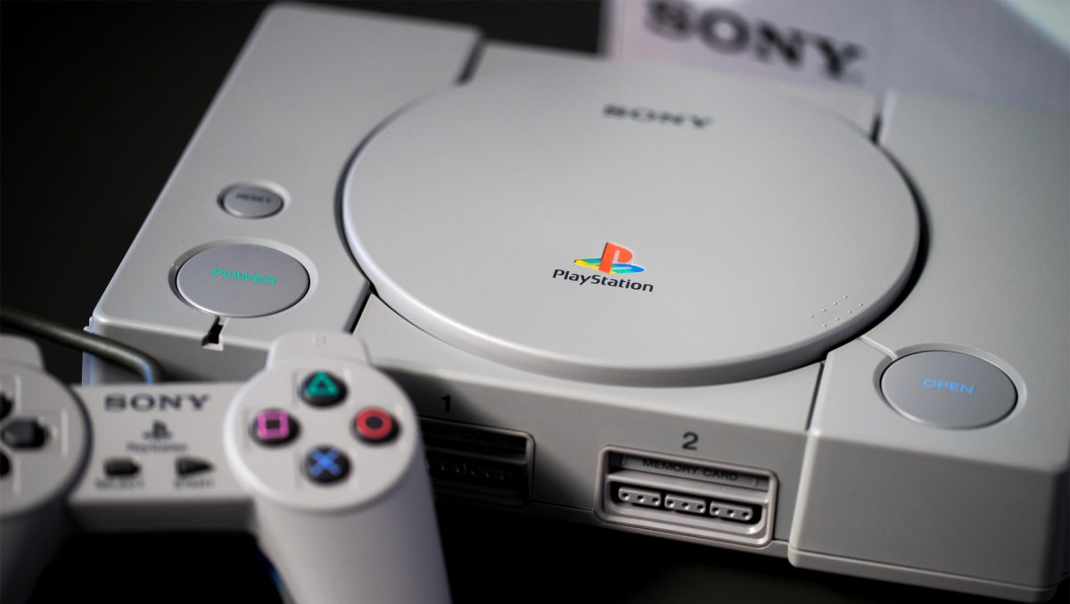 Primera edición de la videoconsola Playstation.