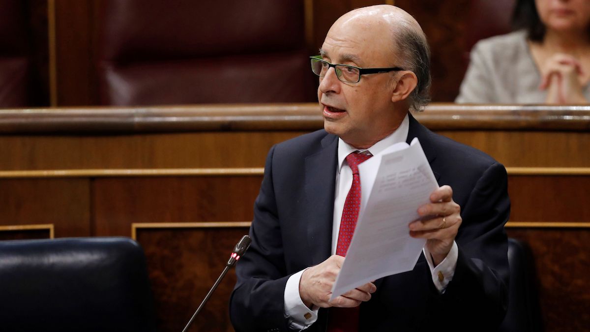 El ministro de Hacienda, Cristóbal Montoro. (Foto: EFE)