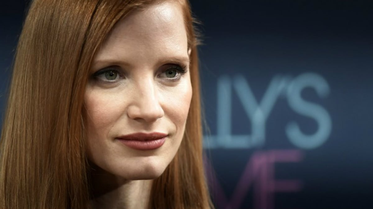 Jessica Chastain encarna a Molly Bloom, la reina del póker clandestino en EEUU. Foto: AFP