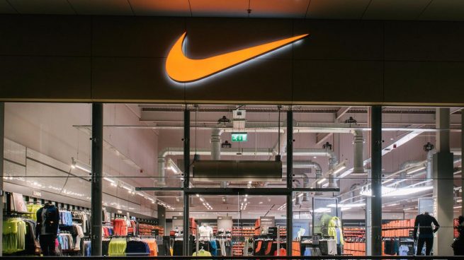 El coronavirus obliga Nike y Adidas a cerrar tiendas en