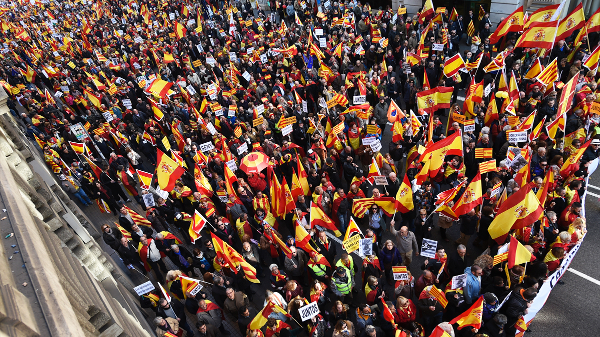 Manifestación en Barcelona el 6-D en defensa y homenaje a la Constitución. (Foto: AFP)
