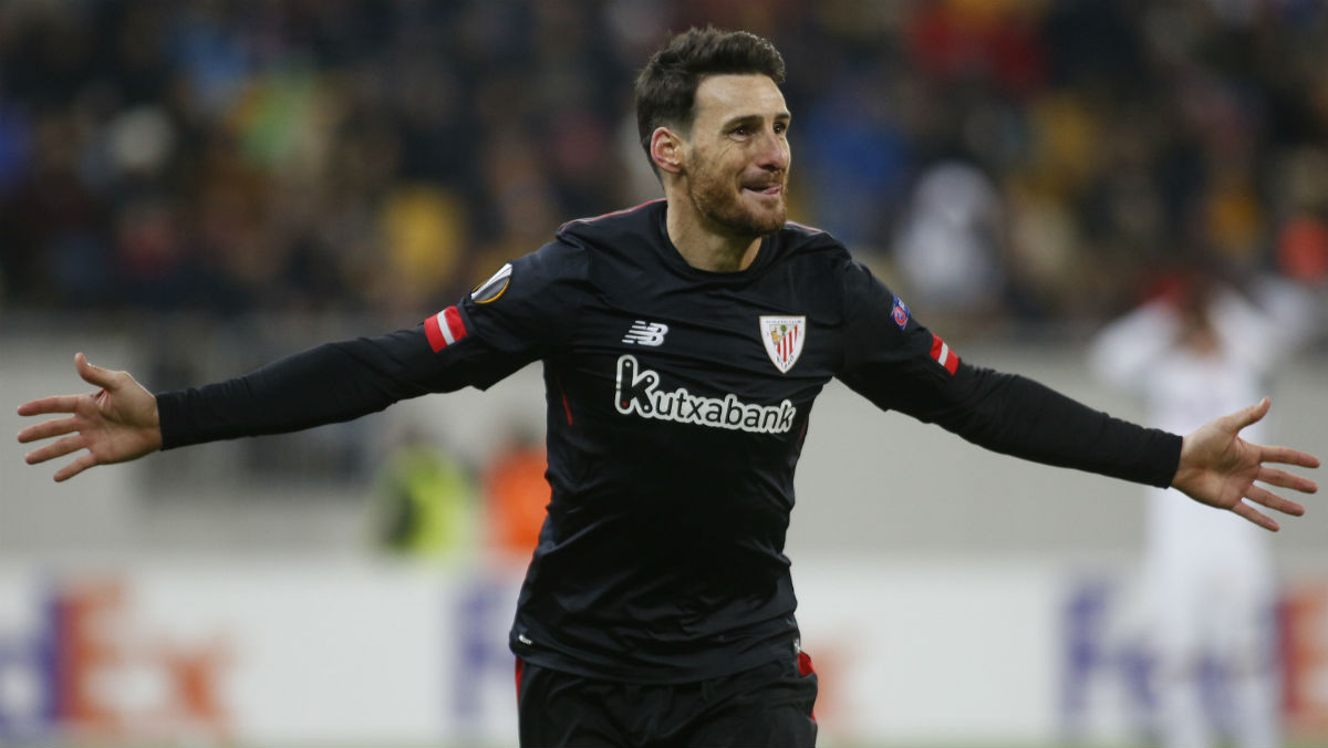 Aduriz celebra uno de los goles que le dieron el pase al Athletic. (AFP)