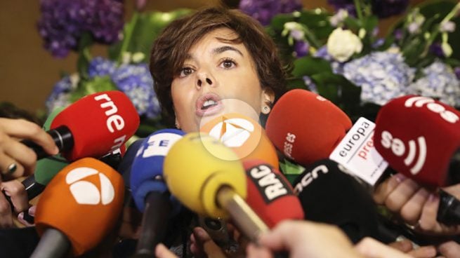 El zasca de Soraya a los manifestantes de Bruselas: «Están allí por su DNI español y la UE que critican» ?>