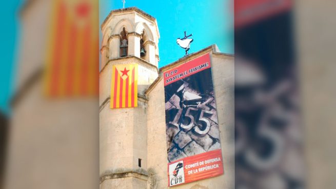 Pancarta del CDR de Vilafranca del Penedés en la iglesia de San Juan